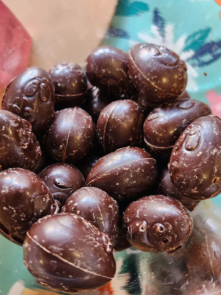 Oeufs de Pâques noir plein (/100 g) bio sans lactose