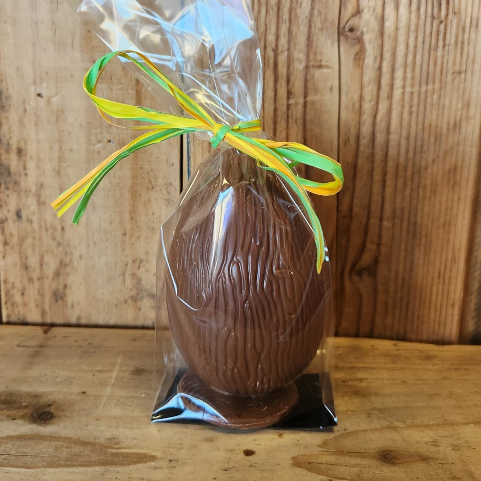 Oeuf surprise de Pâques (lait fourré de petites guimauves) bio