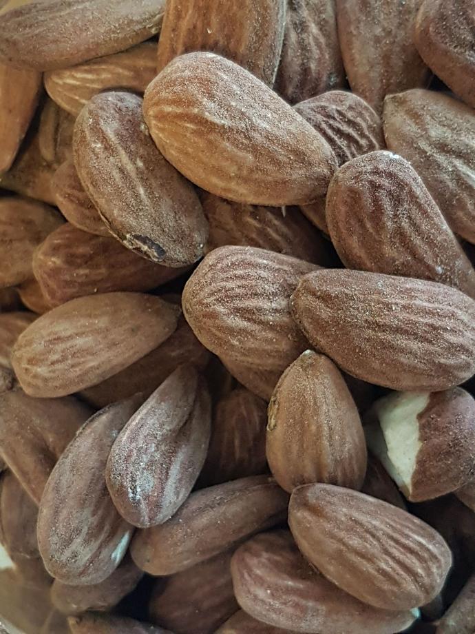 Amandes brunes bio vrac/100g